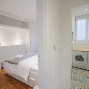 Appartement Wazemmes- Avec Balcon Et Vue, Lille